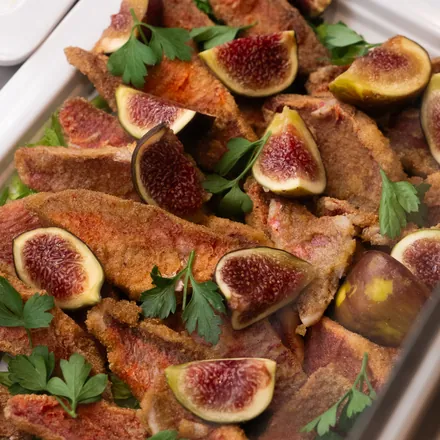 Filetti di pesce gratinati con fichi freschi e prezzemolo