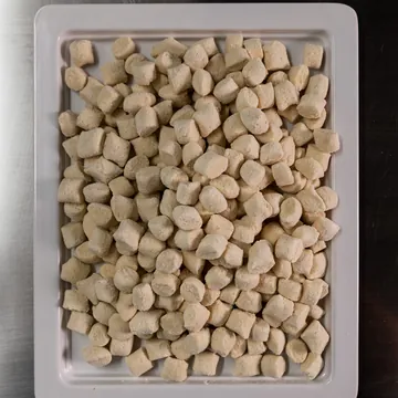 Gnocchetti freschi allineati sul vassoio