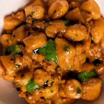 Gnocchetti nella crema di gamberi con gocce di salsa al prezzemolo